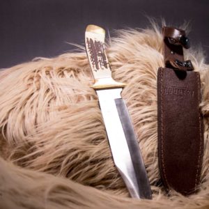 knife on fur